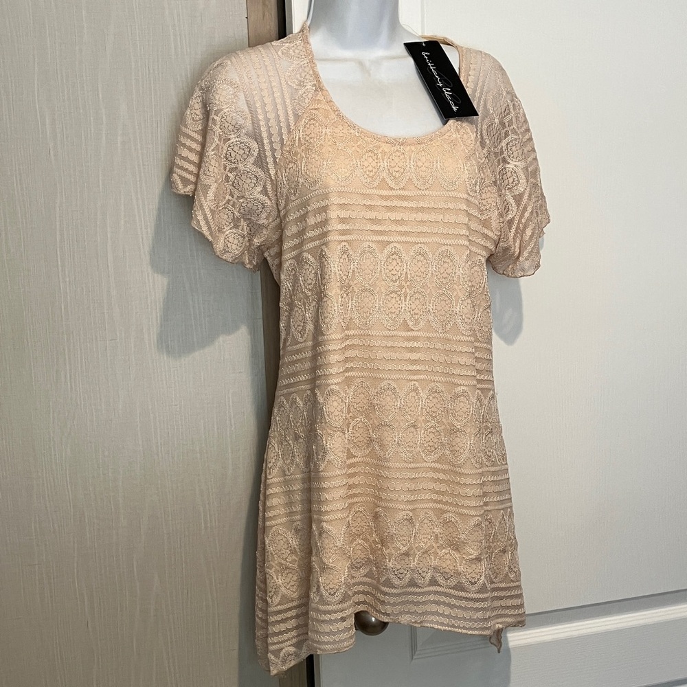 Brittany Black Elegant Beige Lace Top
